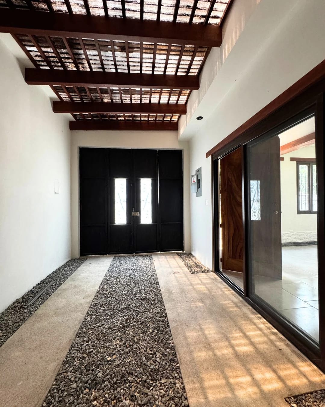 CASA EN VENTA EN ANTIGUA GARDENS — foto 2 de 9