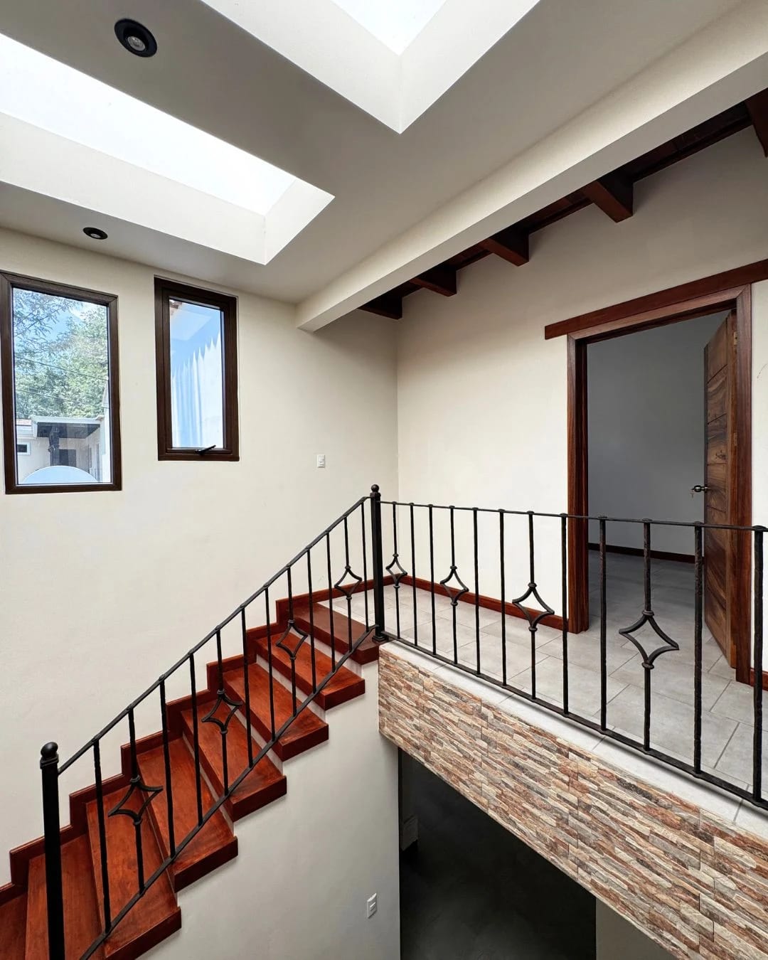 CASA EN VENTA EN ANTIGUA GARDENS — foto 4 de 9