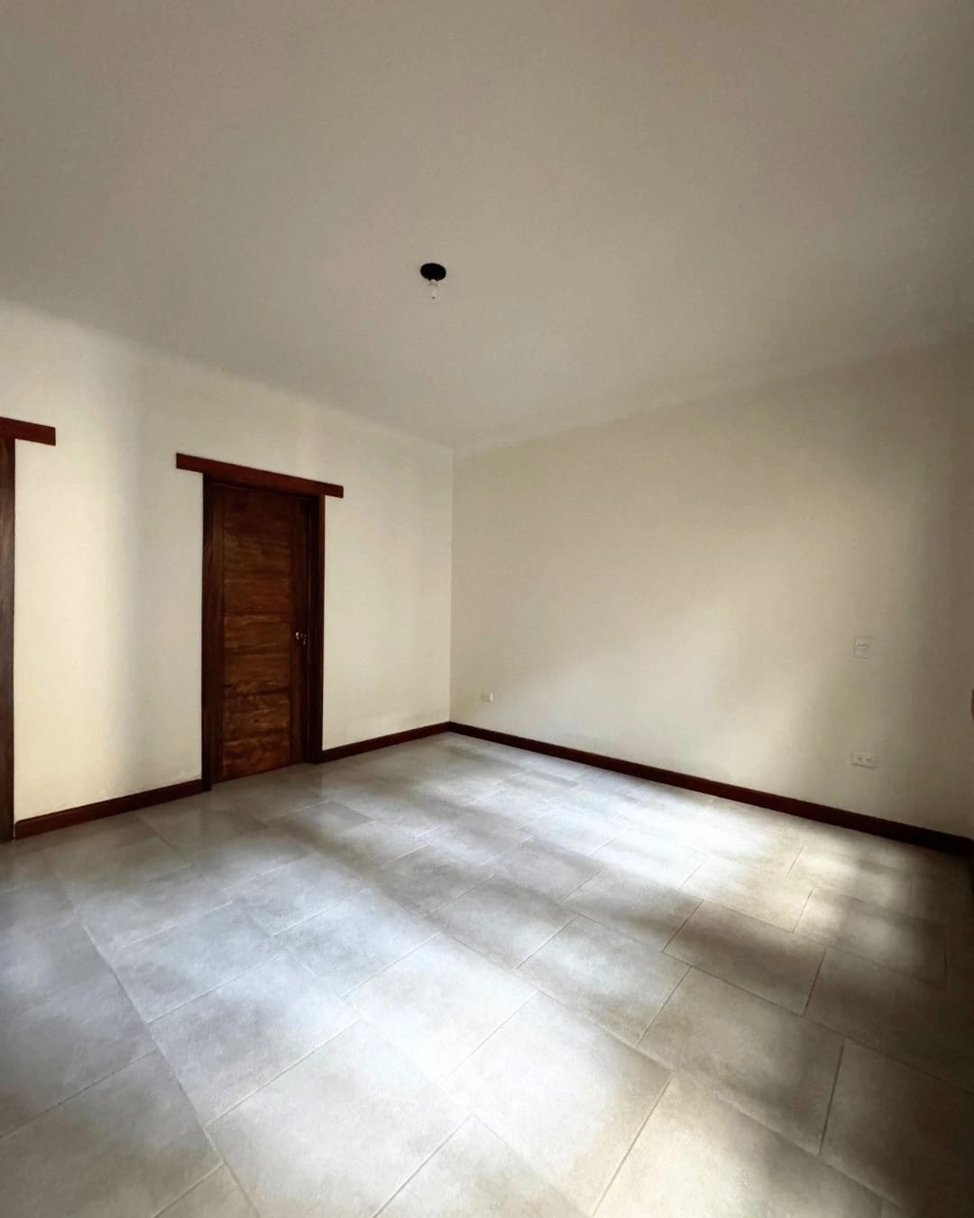 CASA EN VENTA EN ANTIGUA GARDENS — foto 7 de 9