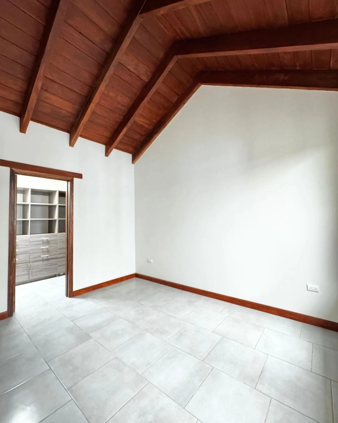 CASA EN VENTA EN ANTIGUA GARDENS — foto 8 de 9