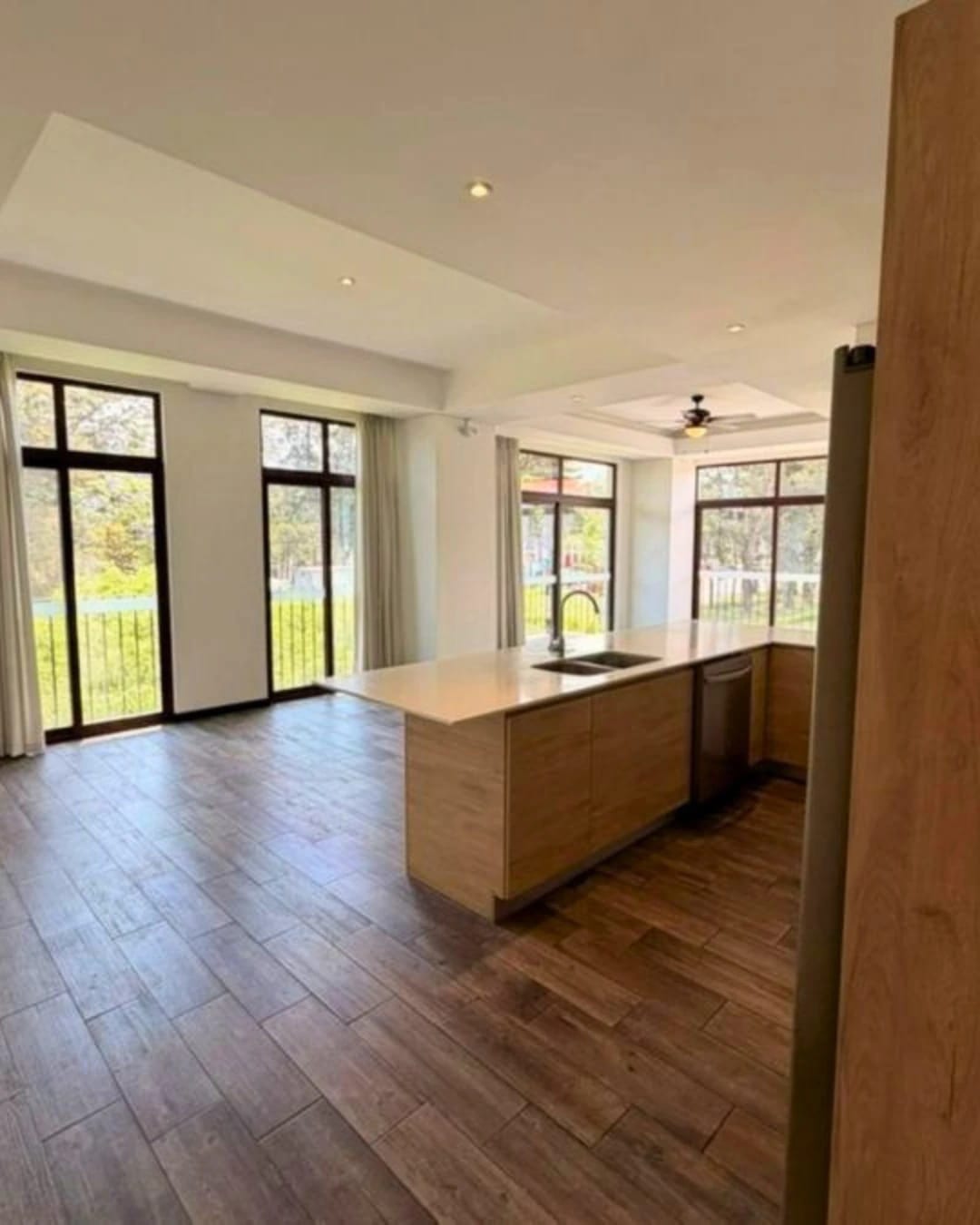 APARTAMENTO EN RENTA ZONA 16 LIRIOS — foto 4 de 7