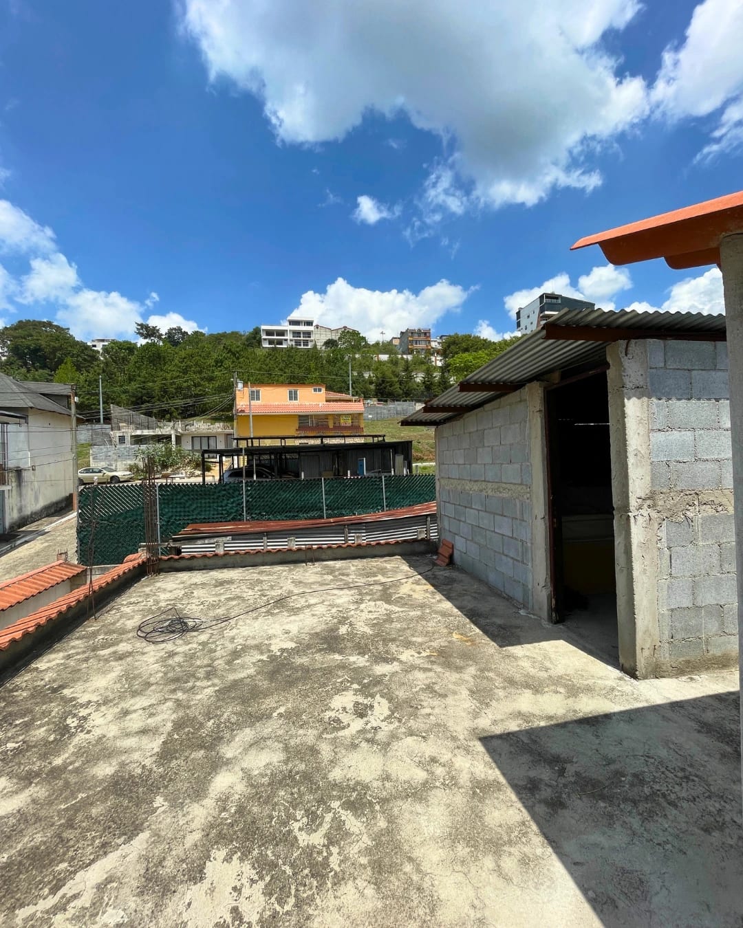 CASA DE UN NIVEL EN VENTA, ZONA 8 DE MIXCO, VALLES DE SAN CRISTÓBAL — foto 1 de 10