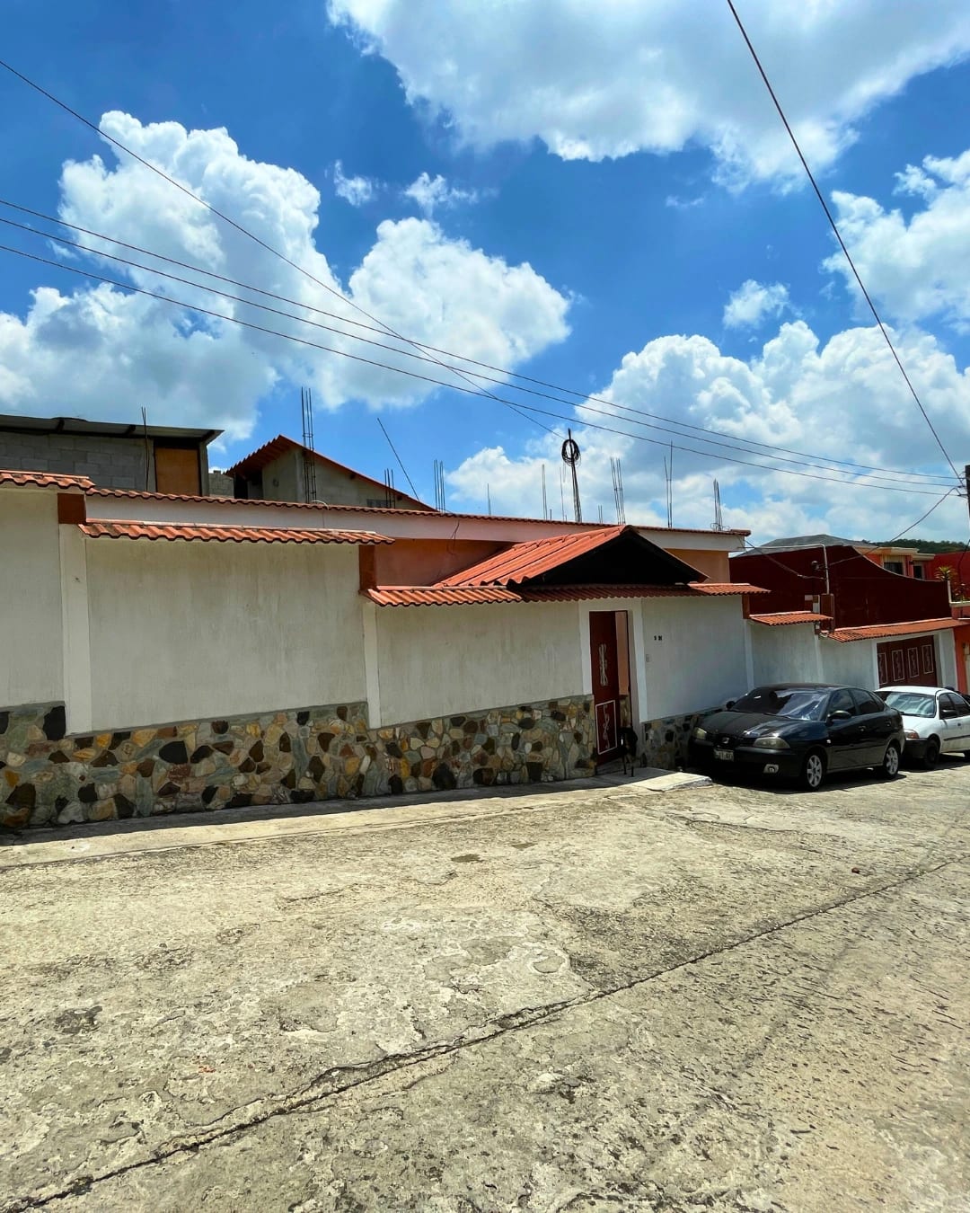 CASA EN RENTA, DE UN NIVEL EN ZONA 8 DE MIXCO, VALLES DE SAN CRISTÓBAL — foto 10 de 10