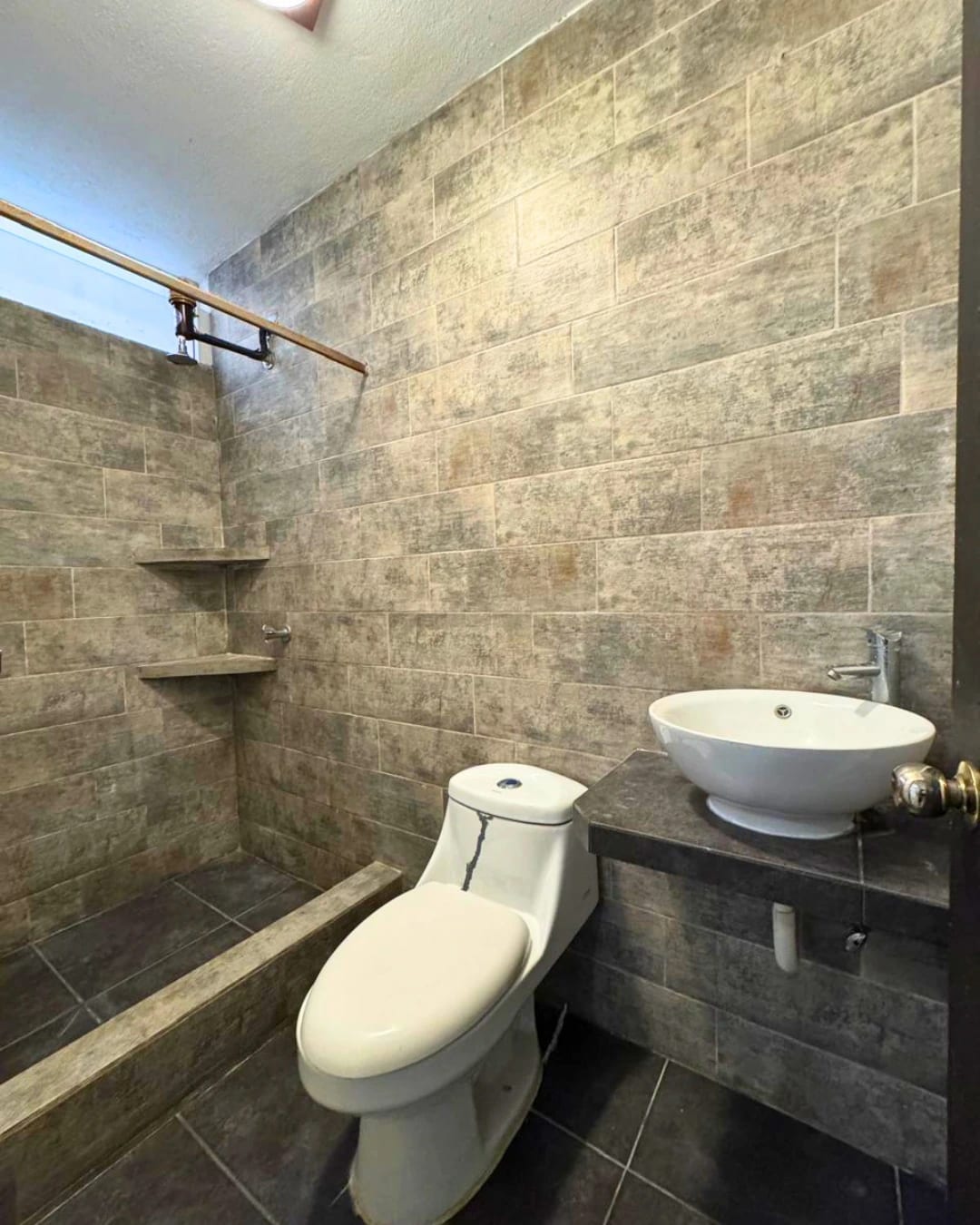 APARTAMENTO EN RENTA ZONA 16, HACIENDA REAL — foto 6 de 11