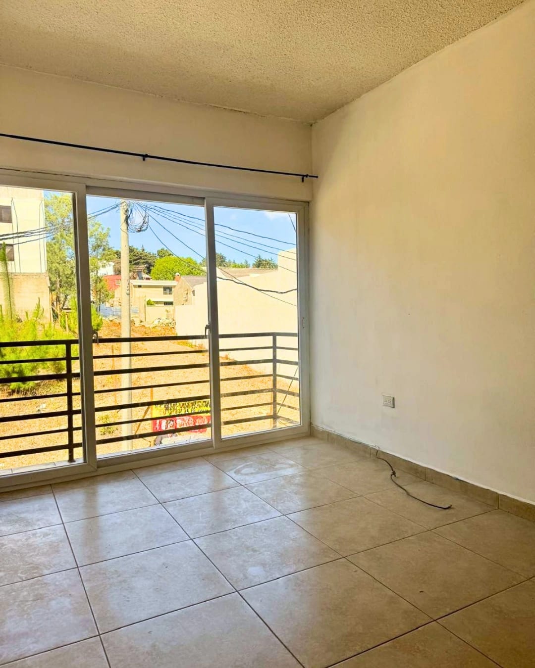 APARTAMENTO EN RENTA ZONA 16, HACIENDA REAL — foto 10 de 11