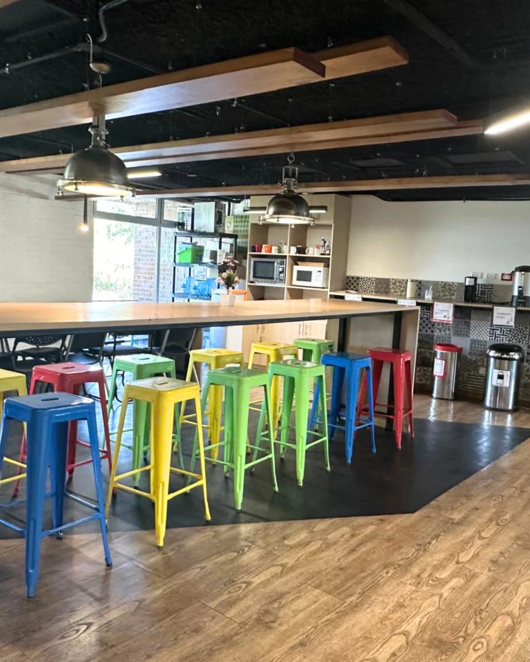 OFICINA EN VENTA ZONA 9 ETISA — foto 3 de 10