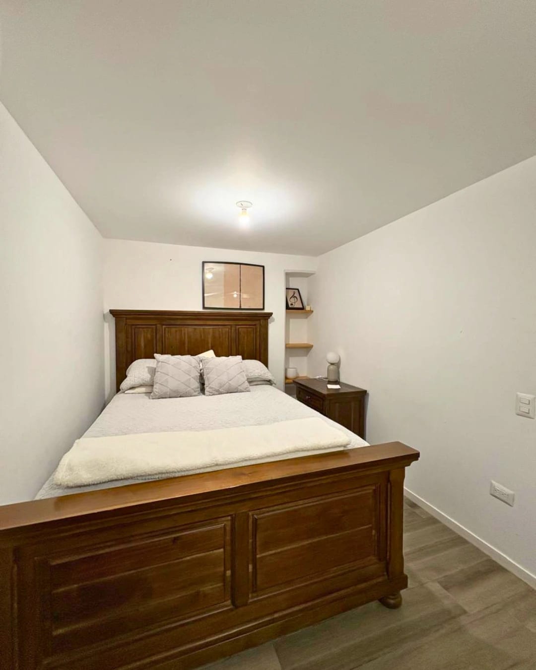 APARTAMENTO EN VENTA ZONA 13 AMUEBLADO, TIPO ESTUDIO — foto 8 de 11