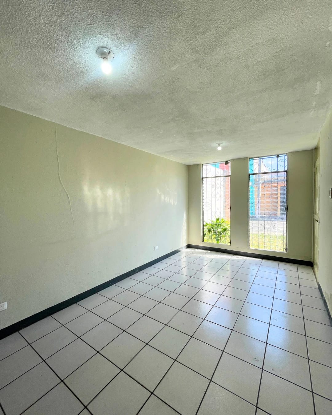 CASA EN VENTA EN VILLA NUEVA DE UN NIVEL NACIONES UNIDAS — foto 3 de 11