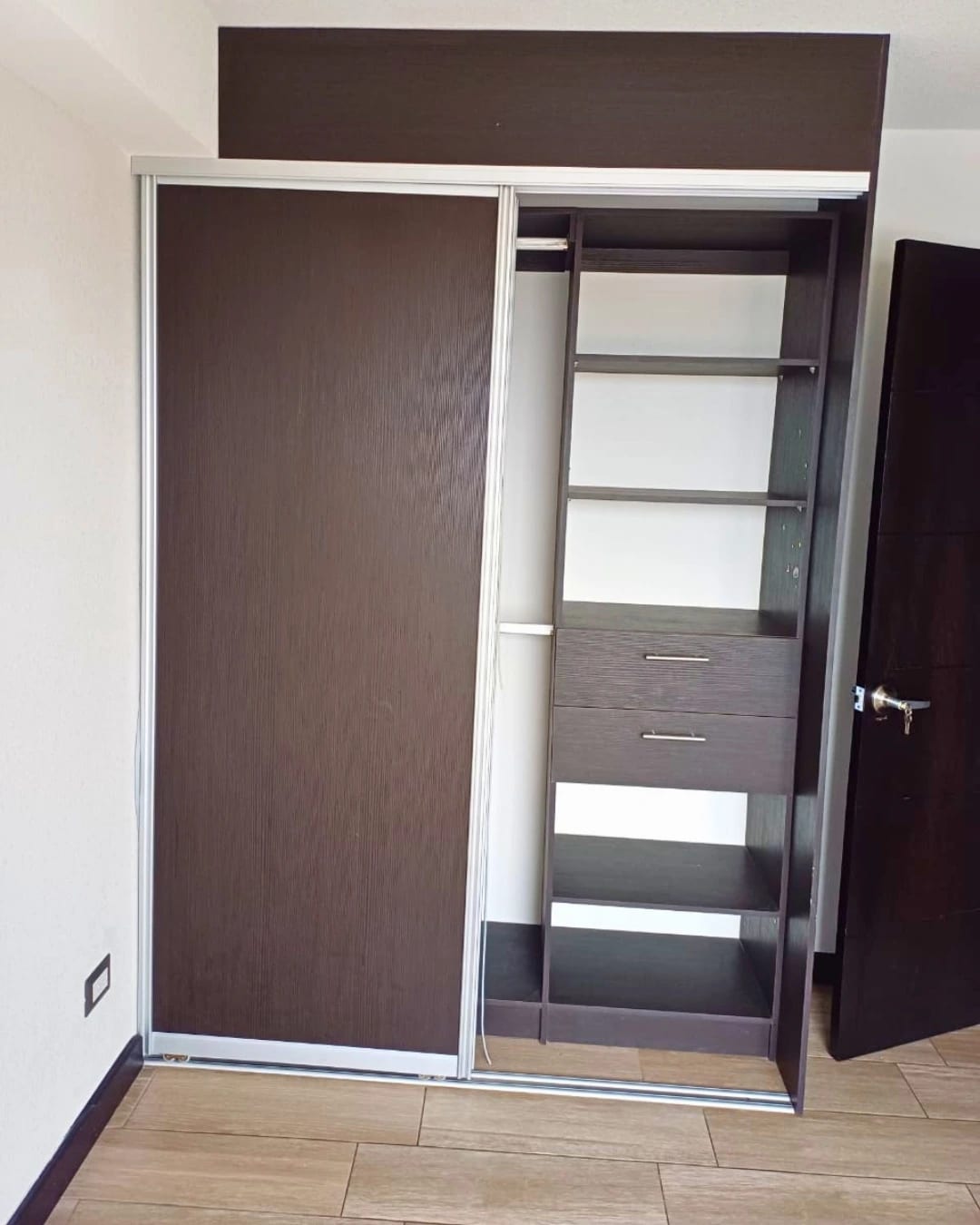 APARTAMENTO EN VENTA ZONA 11 (PUNTO MARISCAL) — foto 9 de 11