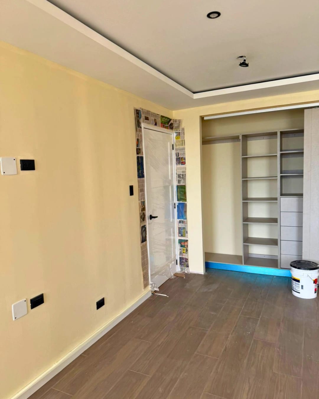 APARTAMENTO EN RENTA EN ZONA 10 CON BALCÓN SEMI AMUEBLADO — foto 6 de 7