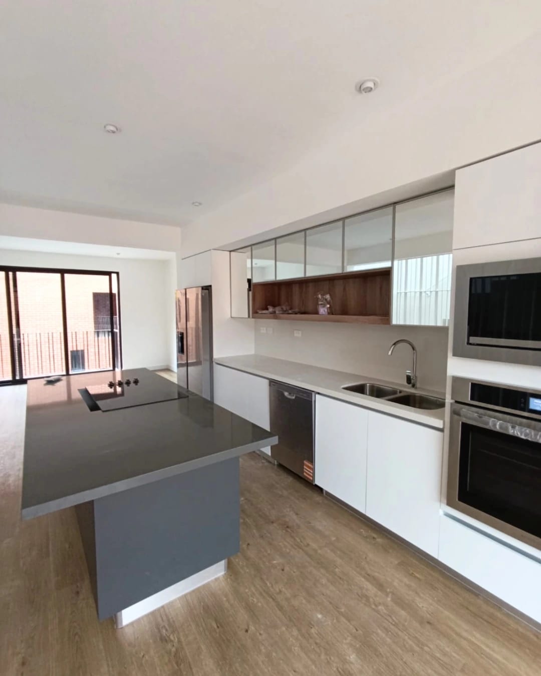 CASA EN RENTA, ZONA 13, IRIDIA HOMES PARA ESTRENAR — foto 2 de 11