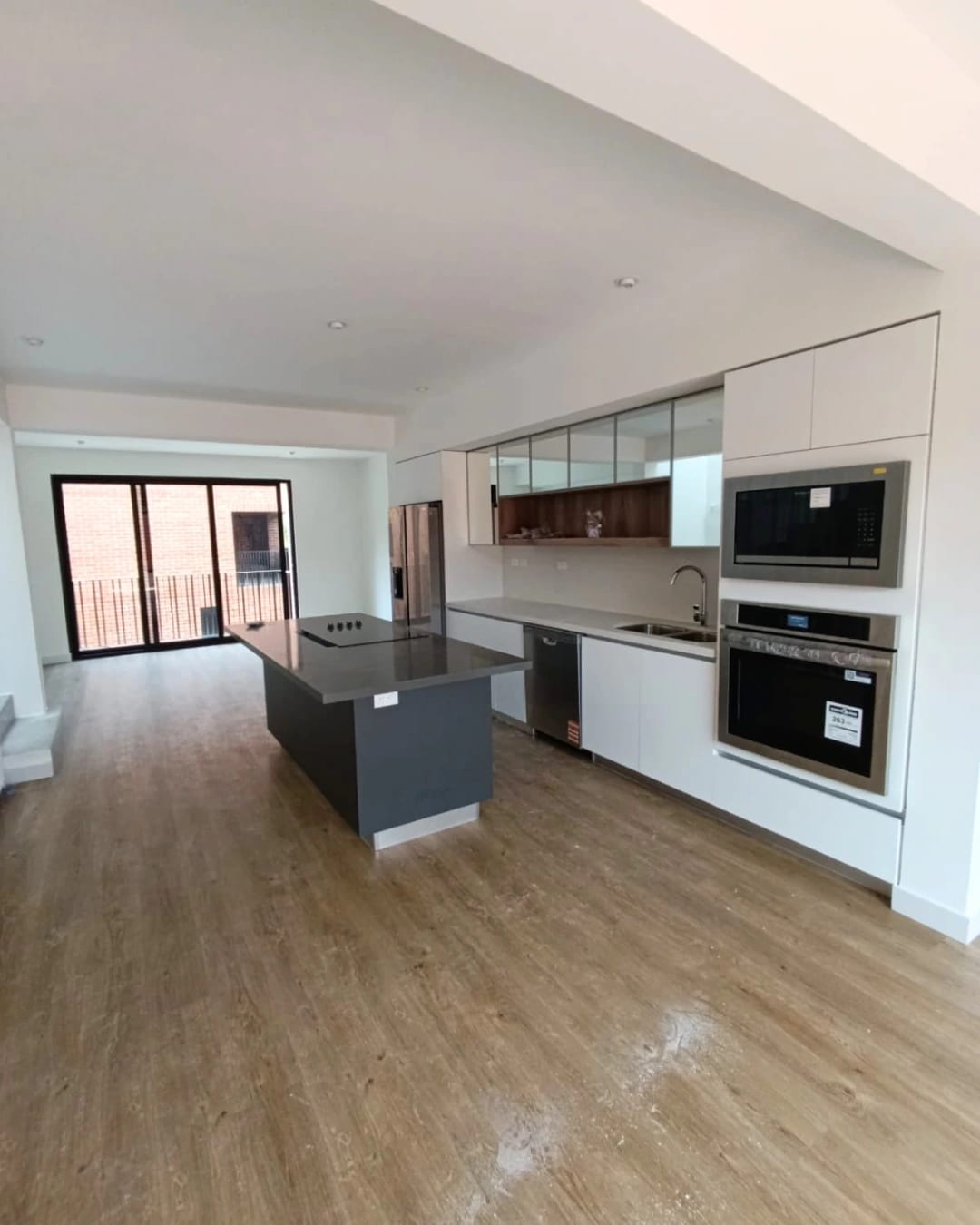 CASA EN RENTA, ZONA 13, IRIDIA HOMES PARA ESTRENAR — foto 10 de 11