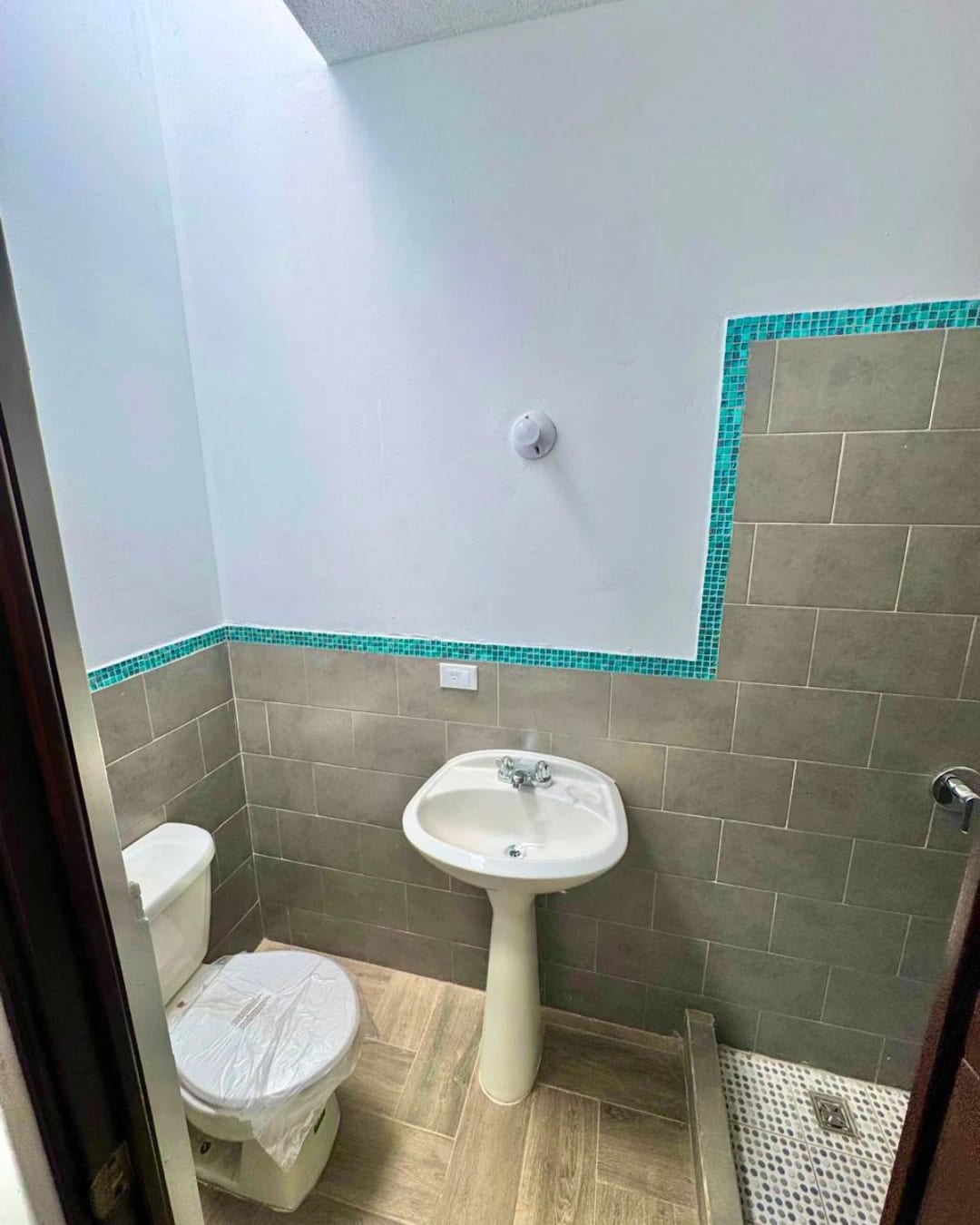 CASA EN VENTA EN ZONA 16 PARA ESTRENAR — foto 4 de 12
