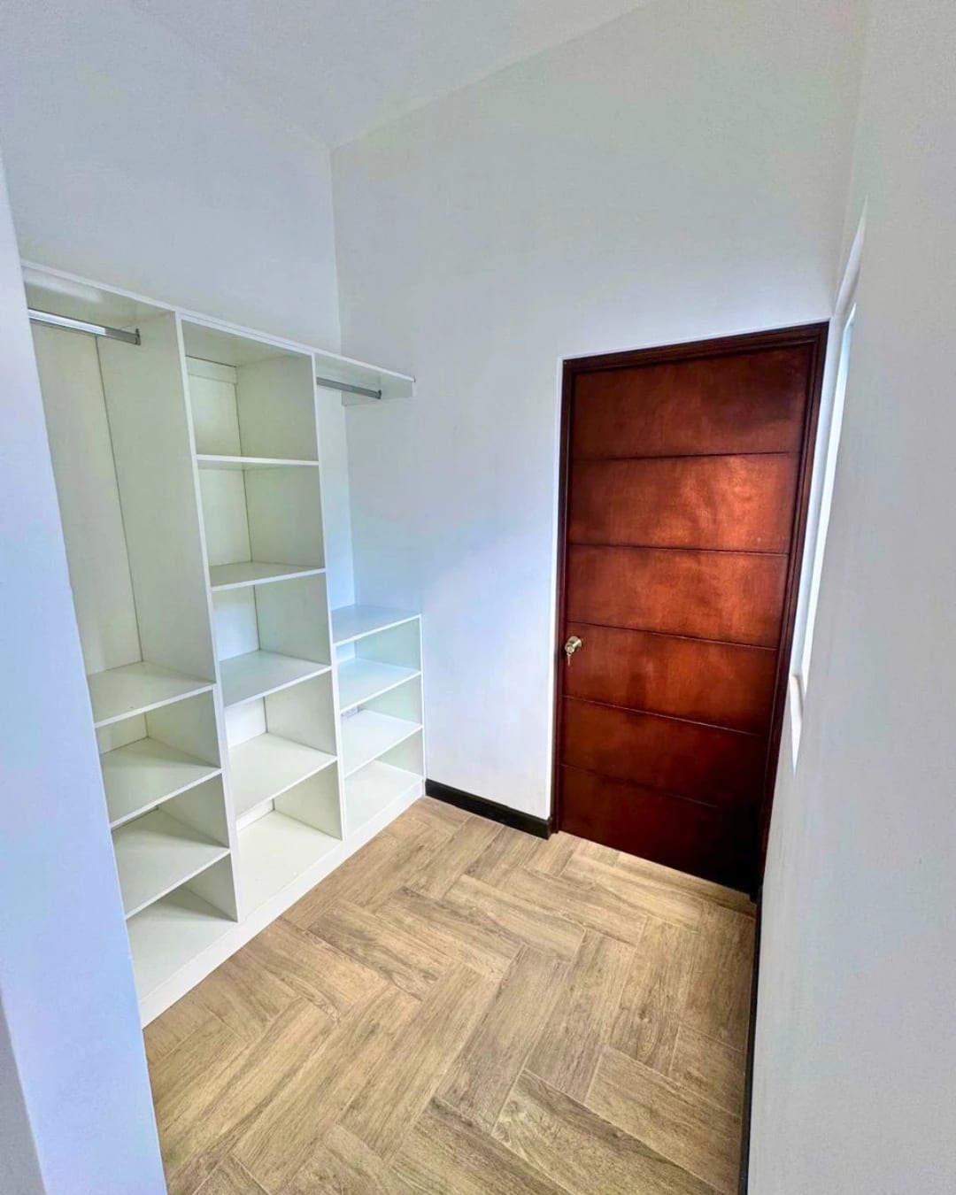 CASA EN VENTA EN ZONA 16 PARA ESTRENAR — foto 5 de 12