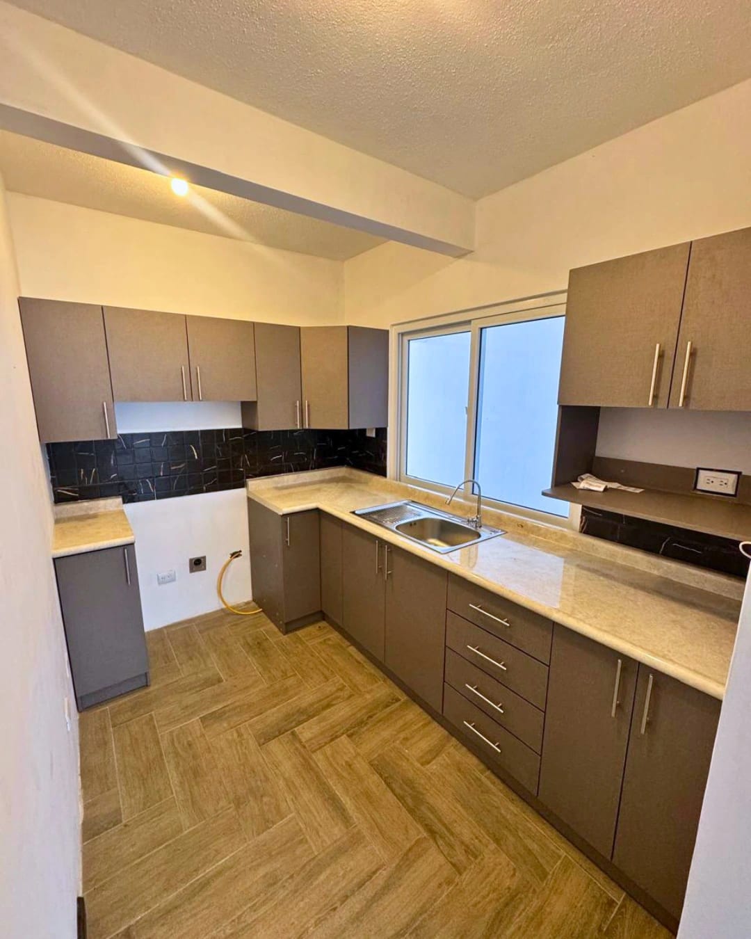 CASA EN VENTA EN ZONA 16 PARA ESTRENAR — foto 6 de 12