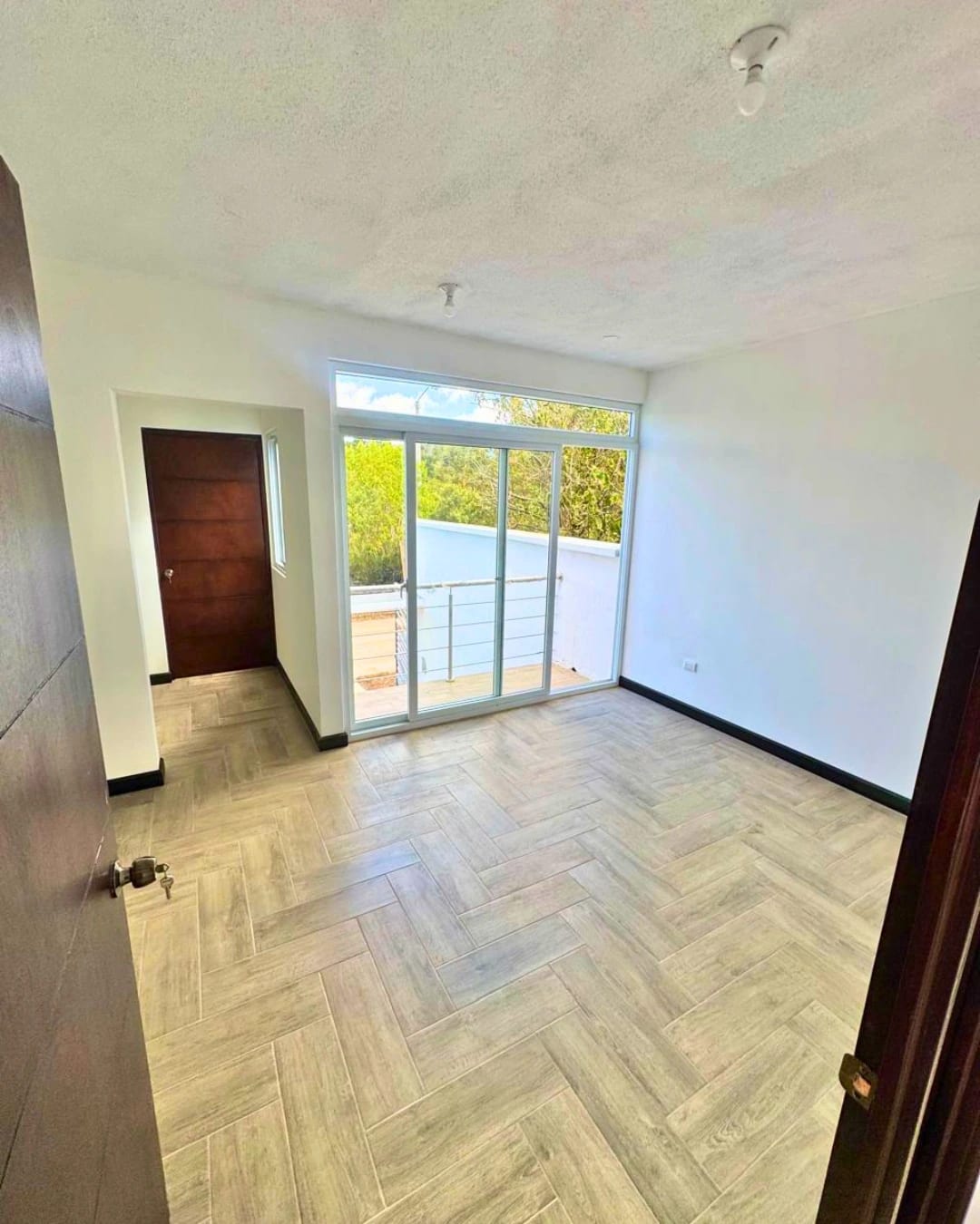 CASA EN VENTA EN ZONA 16 PARA ESTRENAR — foto 8 de 12