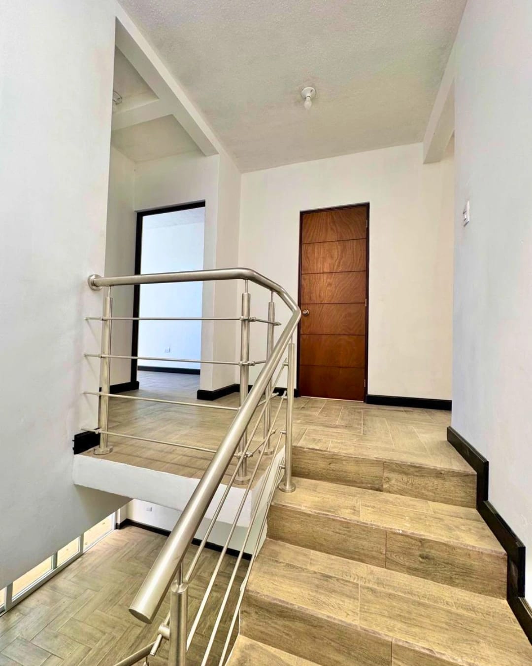 CASA EN VENTA EN ZONA 16 PARA ESTRENAR — foto 11 de 12