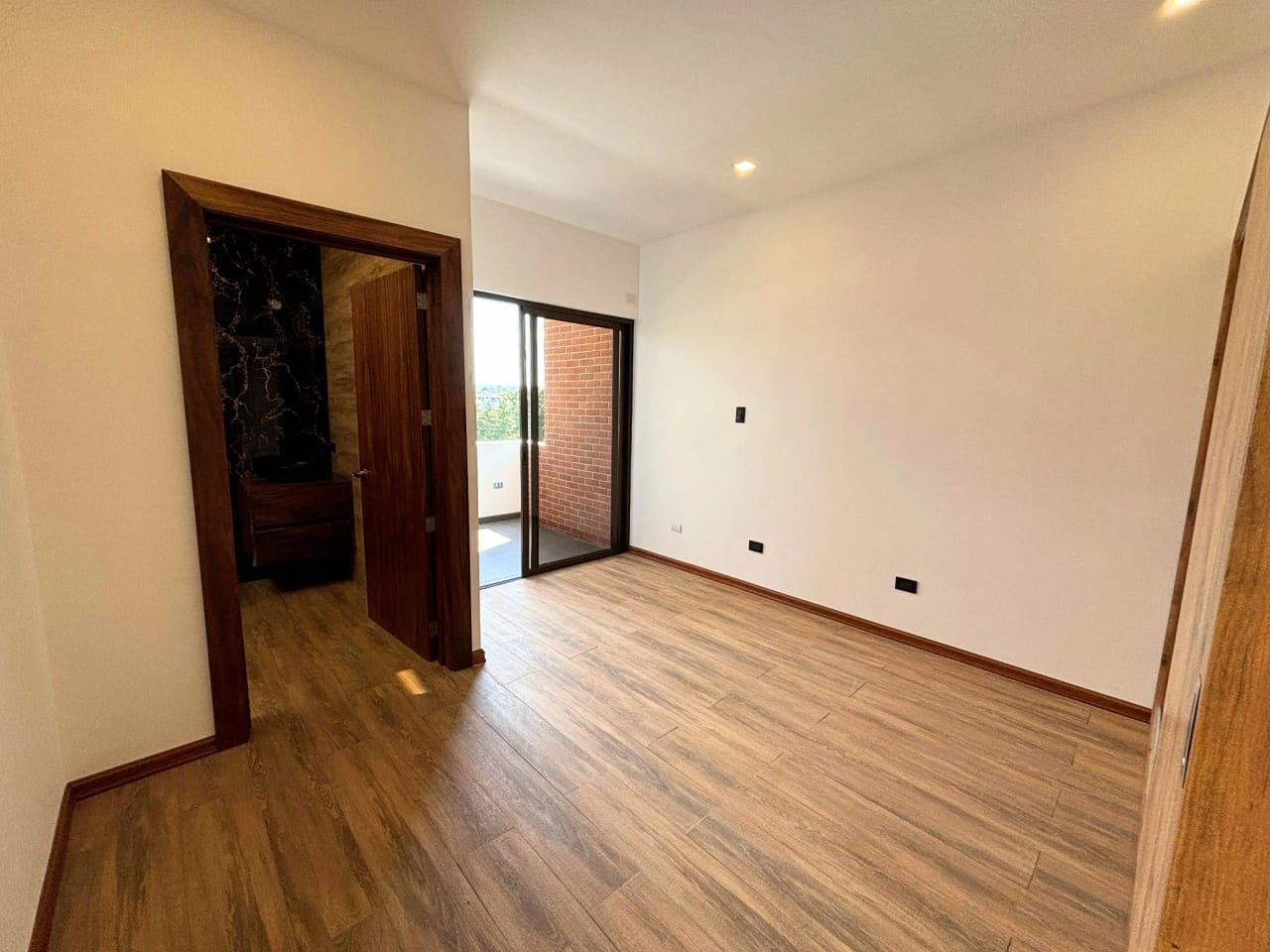 CASA EN VENTA EN CARRETERA A EL SALVADOR KM 16.5 — foto 8 de 12