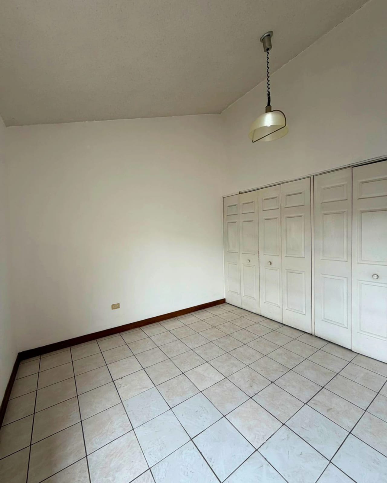CASA EN VENTA EN KANAJUYU 2 - ZONA 16 — foto 9 de 10