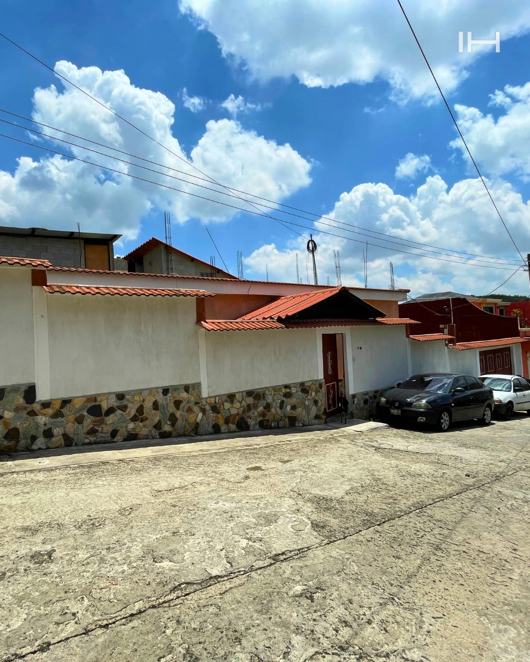 CASA EN RENTA, DE UN NIVEL EN ZONA 8 DE MIXCO, VALLES DE SAN CRISTÓBAL — foto 10 de 10
