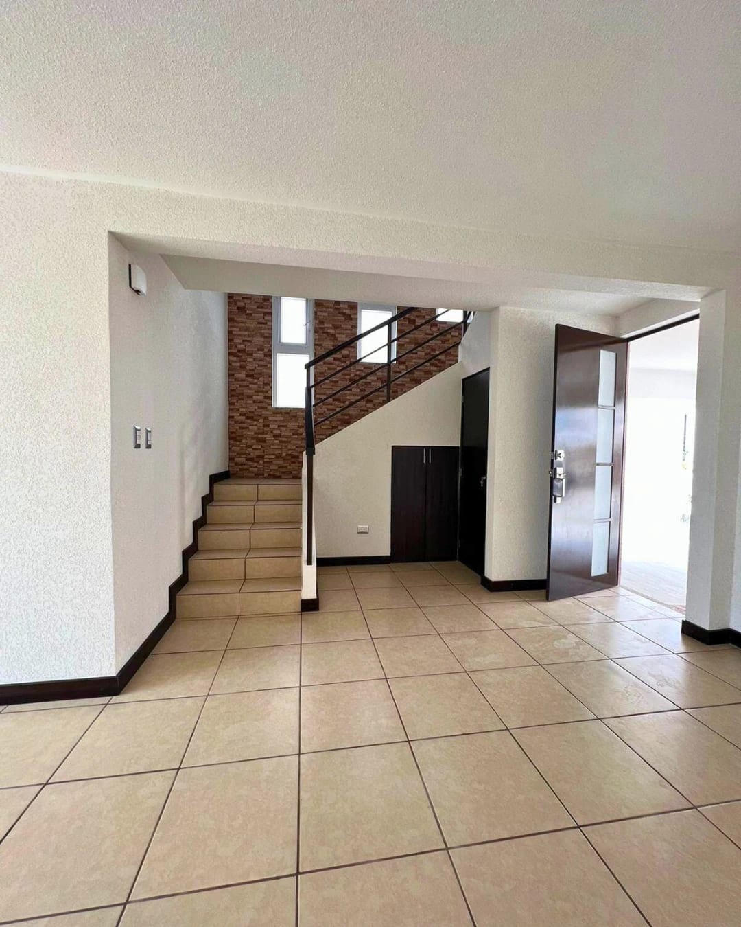 CASA EN VENTA EN CAES -ALTOS DE VILLAGE KM. 25 - — foto 1 de 10