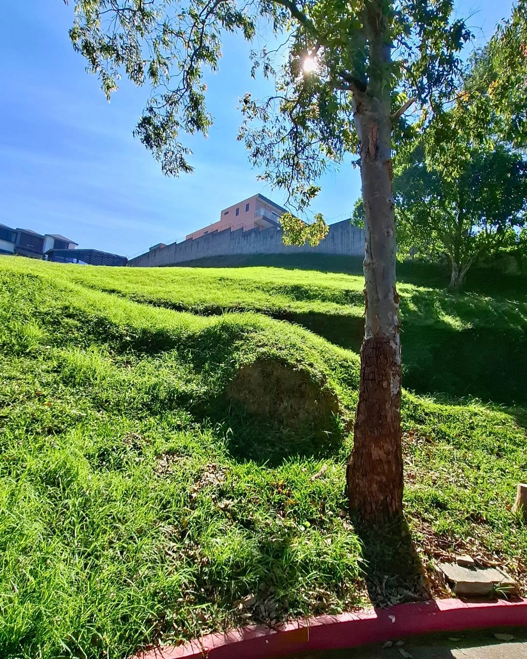 TERRENO DE ESQUINA EN VENTA, CARRETERA A EL SALVADOR, LA FLORESTA — foto 3 de 6