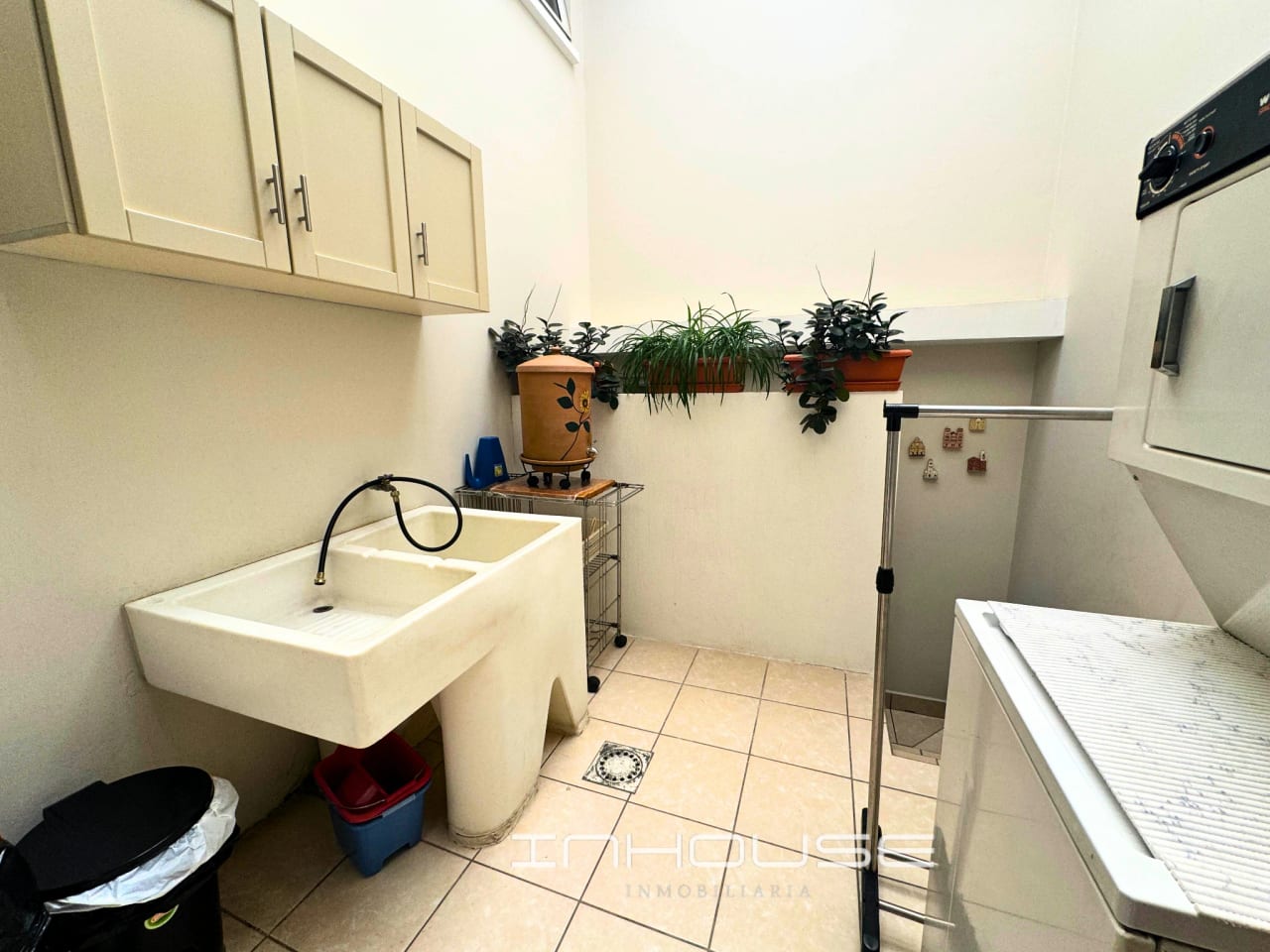CASA EN VENTA EN KM 19 CARRETERA A EL SALVADOR — foto 6 de 10