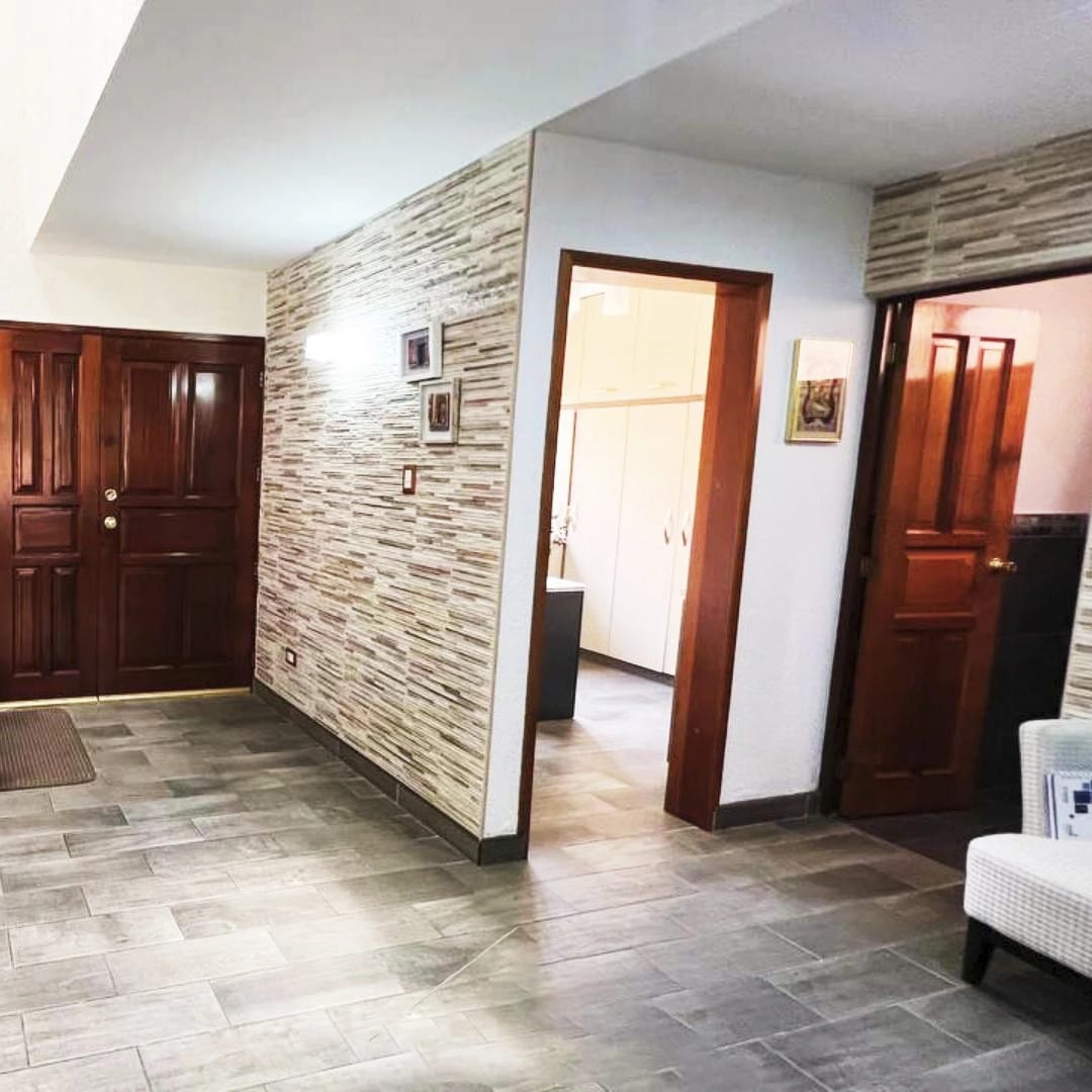 CASA EN VENTA CARRETERA A EL SALVADOR KM 15.8 REMODELADA — foto 7 de 11