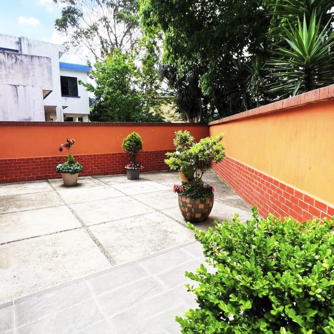 CASA EN VENTA CARRETERA A EL SALVADOR KM 15.8 REMODELADA — foto 11 de 11