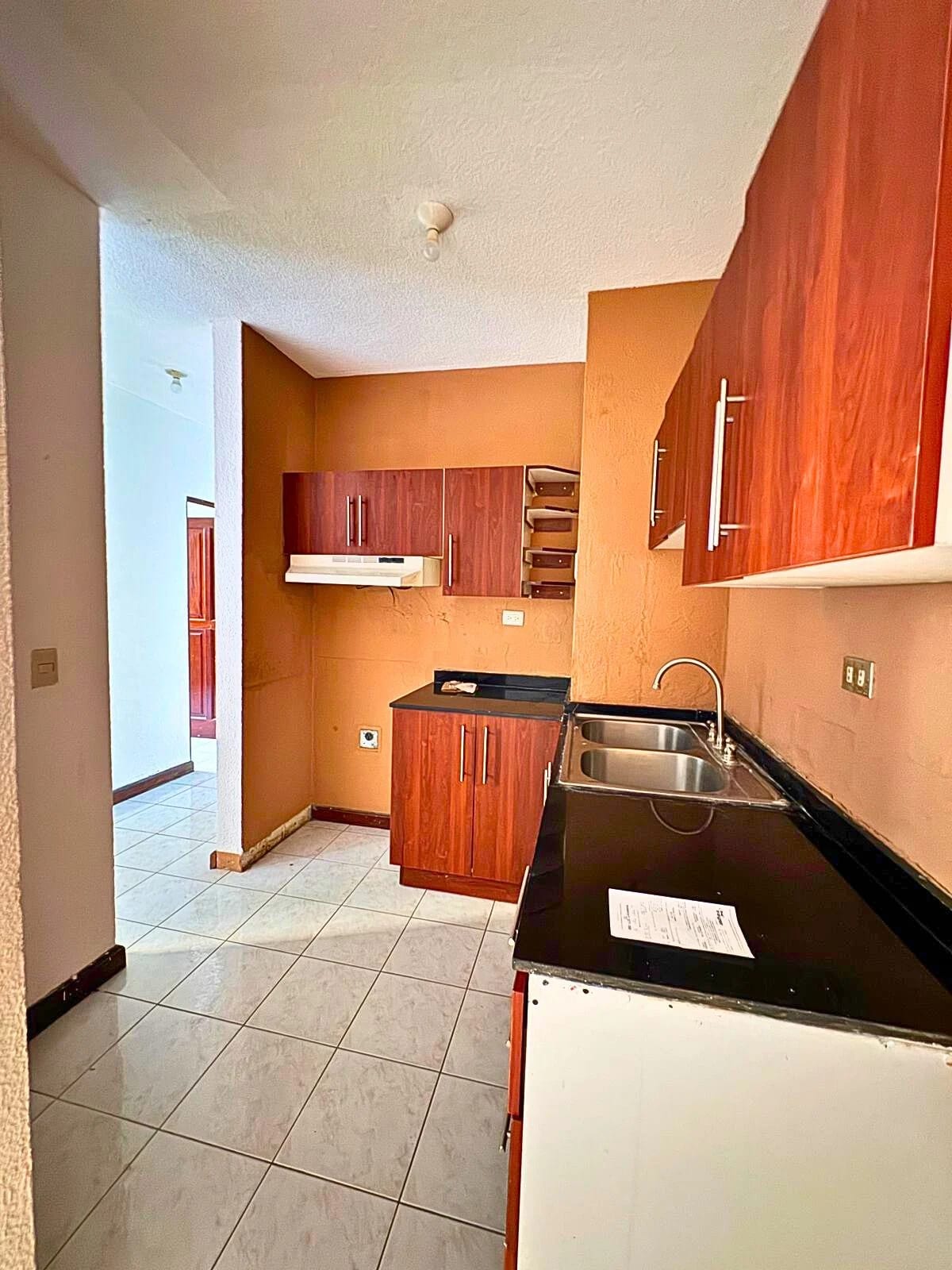 APARTAMENTO EN RENTA EN ZONA 16 SANTA AMELIA — foto 2 de 10
