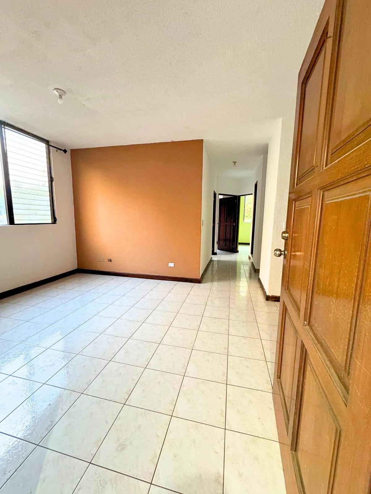 APARTAMENTO EN RENTA EN ZONA 16 SANTA AMELIA — foto 5 de 10
