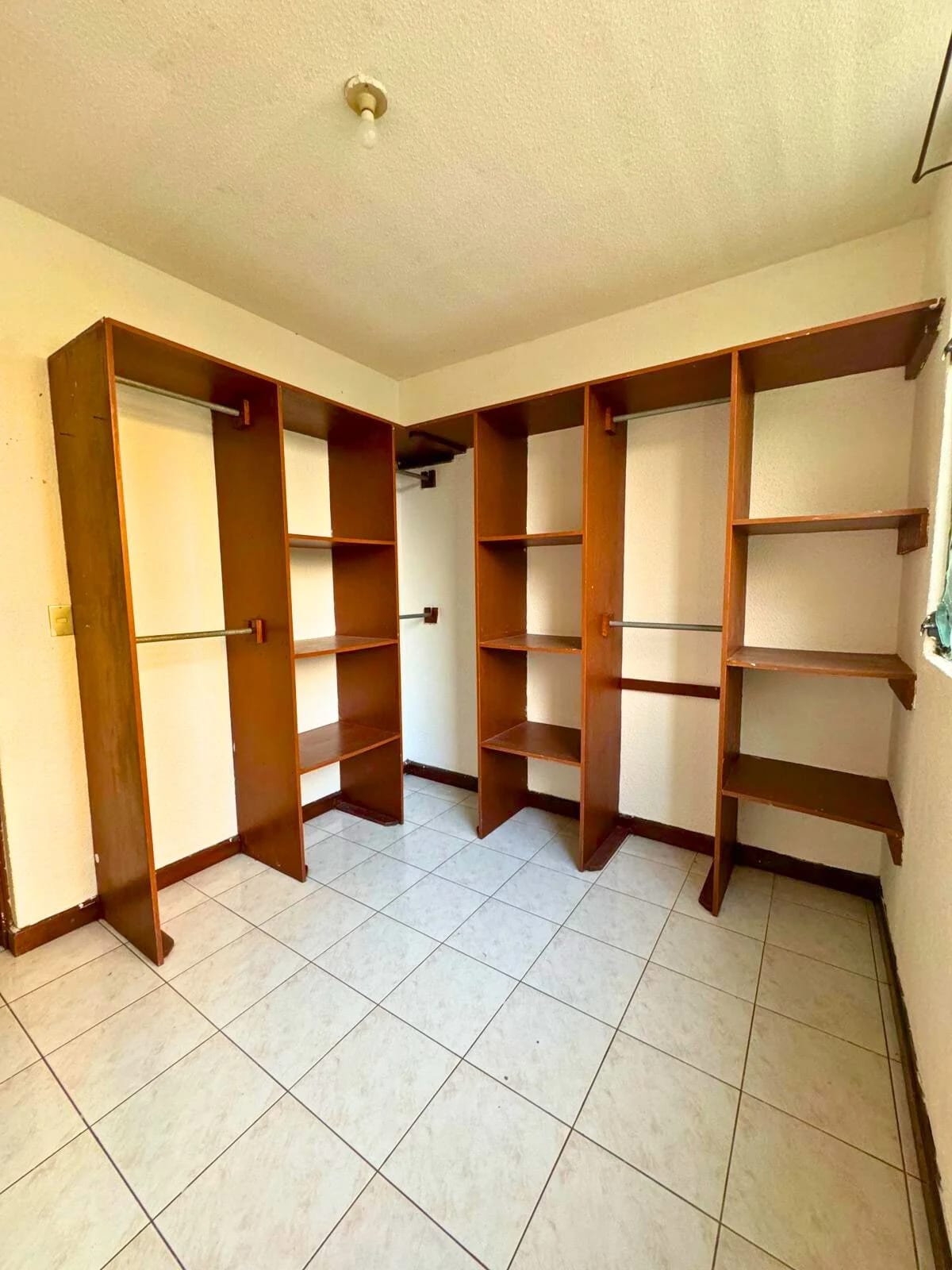 APARTAMENTO EN RENTA EN ZONA 16 SANTA AMELIA — foto 8 de 10