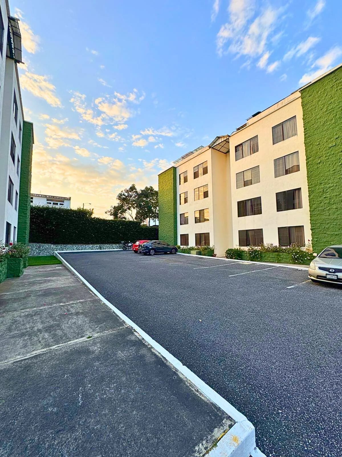 APARTAMENTO EN RENTA EN ZONA 16 SANTA AMELIA — foto 1 de 10