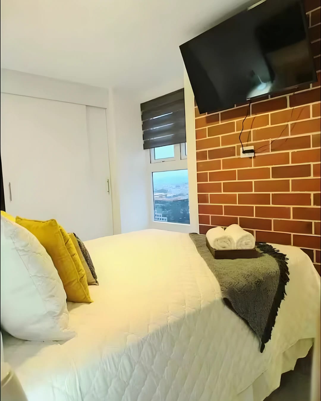 APARTAMENTO EN RENTA ZONA 10, AMUEBLADO -FIAMENE- — foto 10 de 11