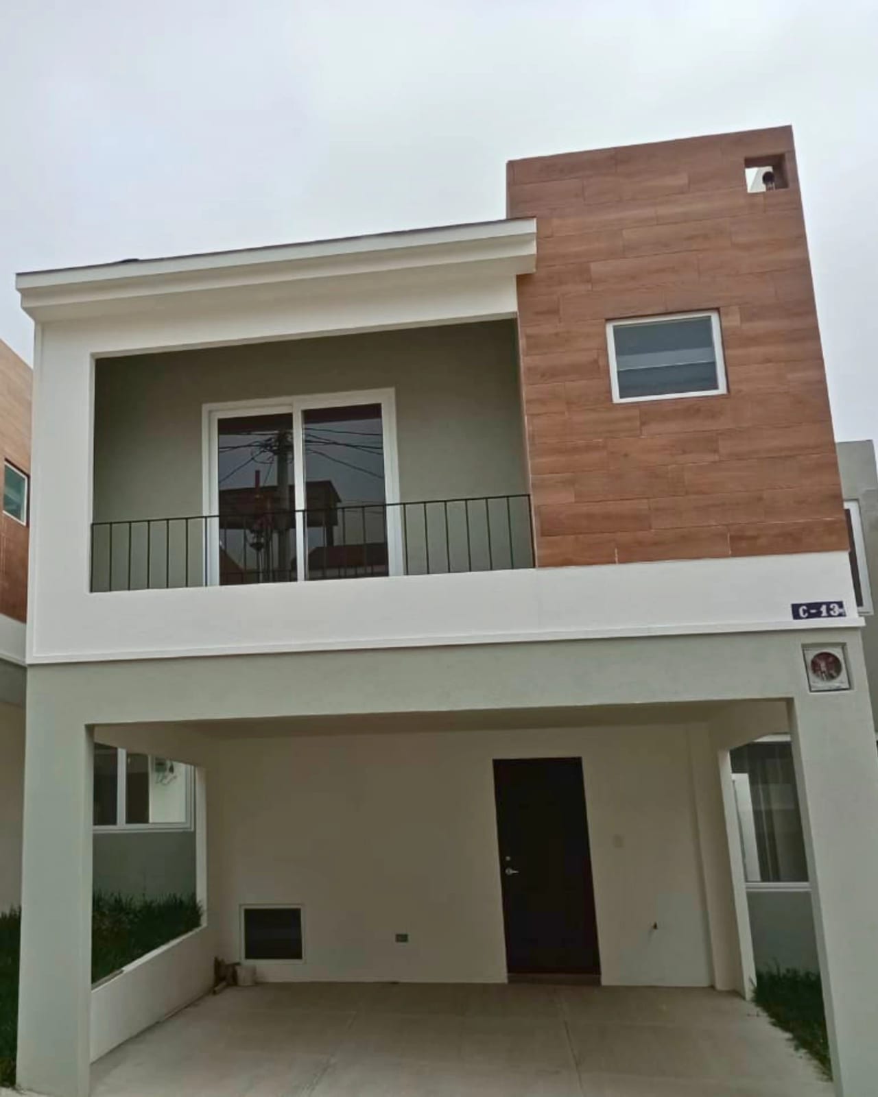 CASA EN RENTA CAES, ARRAZOLA — foto 1 de 7