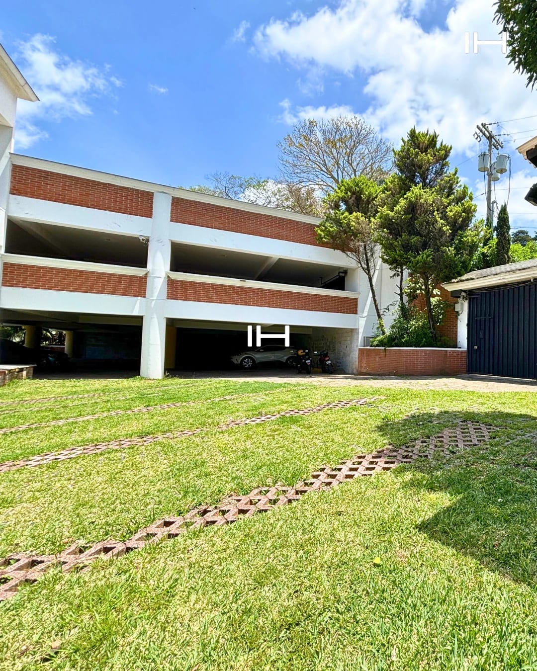 APARTAMENTO EN RENTA ZONA 16, LA MONTAÑA - TIPO ESTUDIO — foto 1 de 6