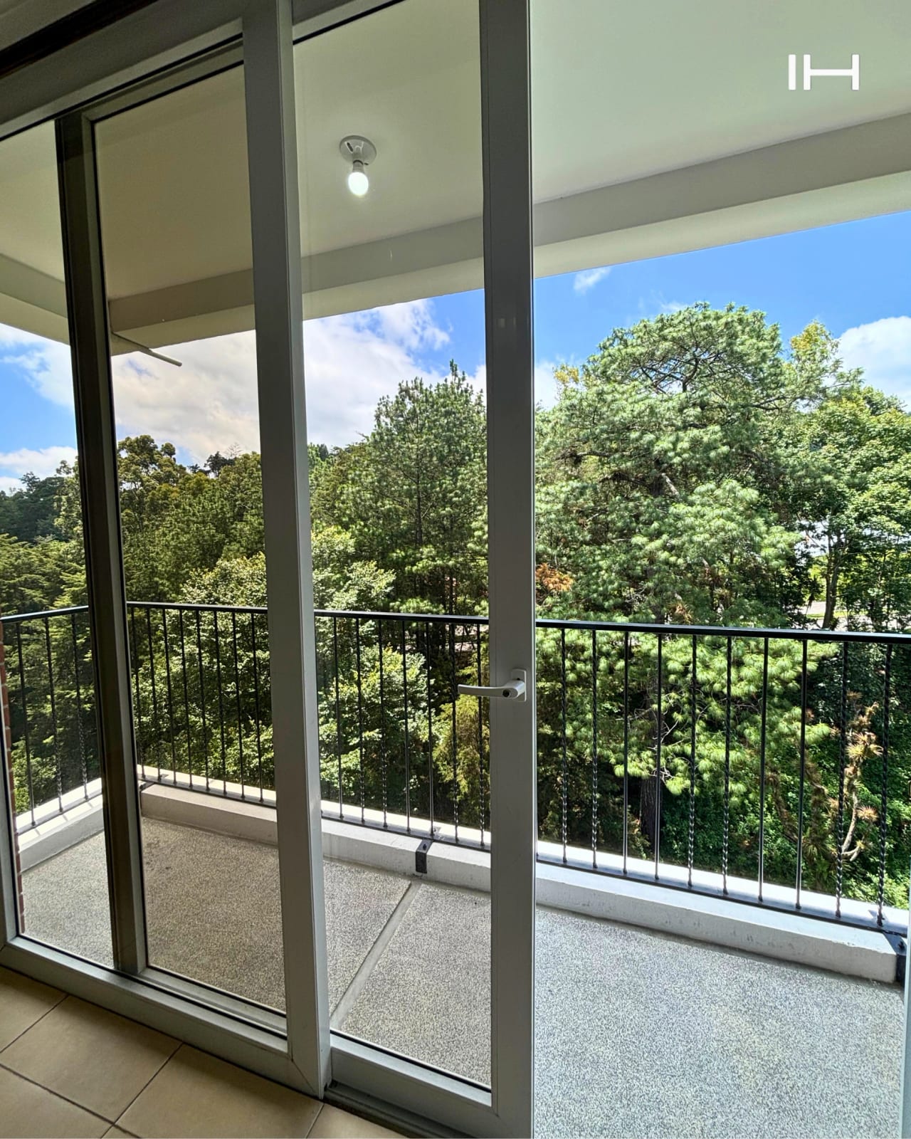 APARTAMENTO EN RENTA ZONA 16, LA MONTAÑA — foto 3 de 6
