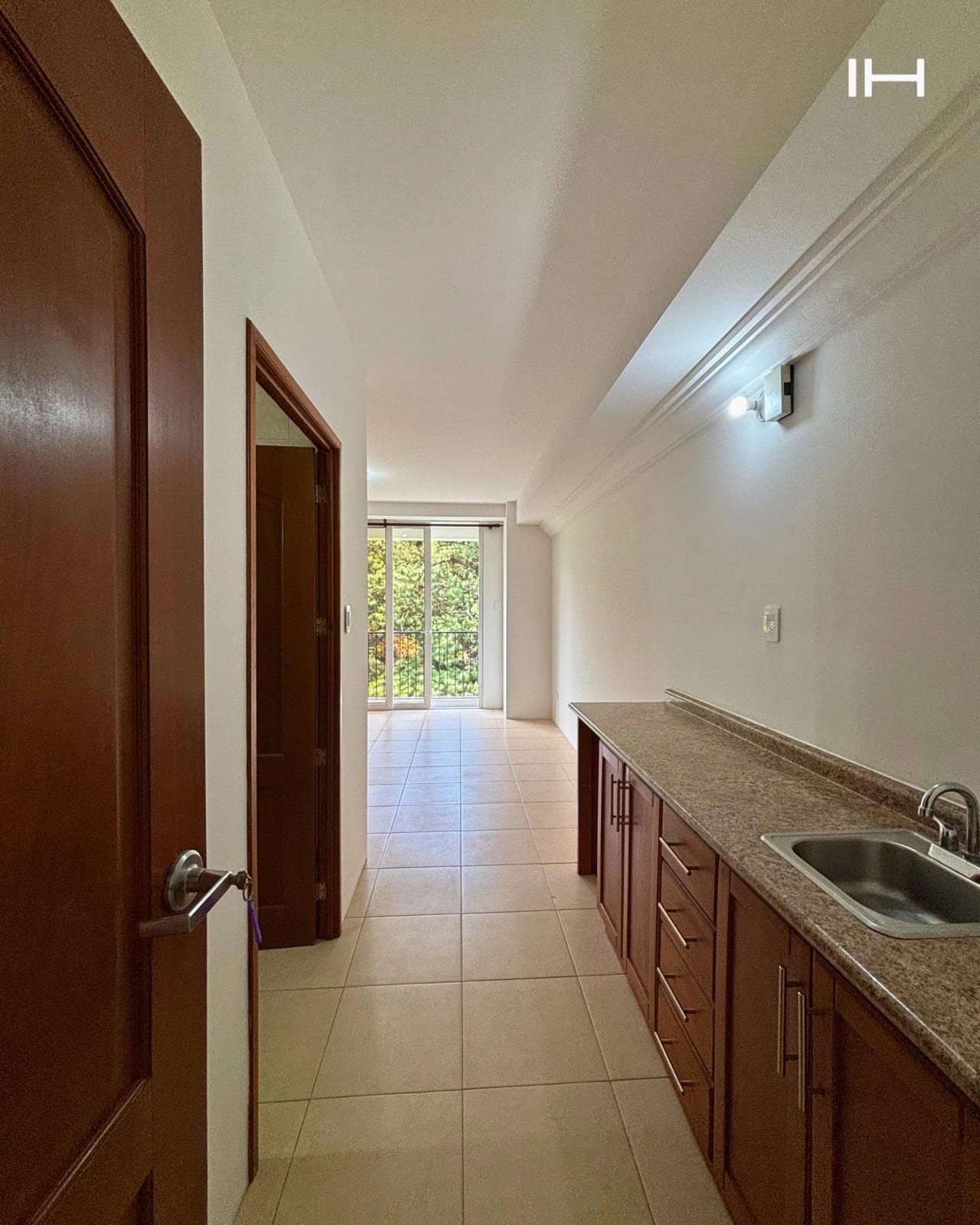 APARTAMENTO EN RENTA ZONA 16, LA MONTAÑA — foto 6 de 6