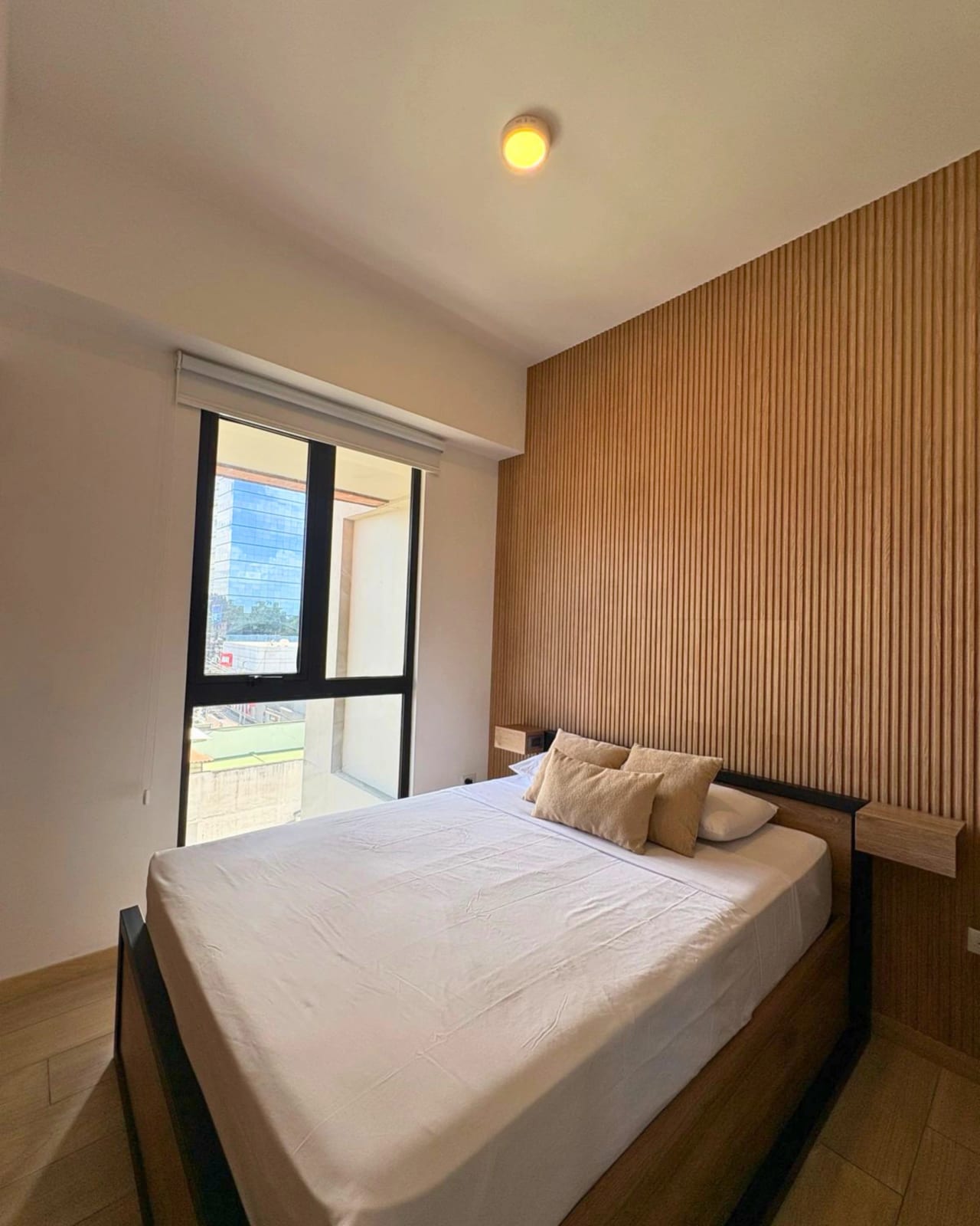 APARTAMENTO EN VENTA ZONA 10 AMUEBLADO — foto 2 de 10