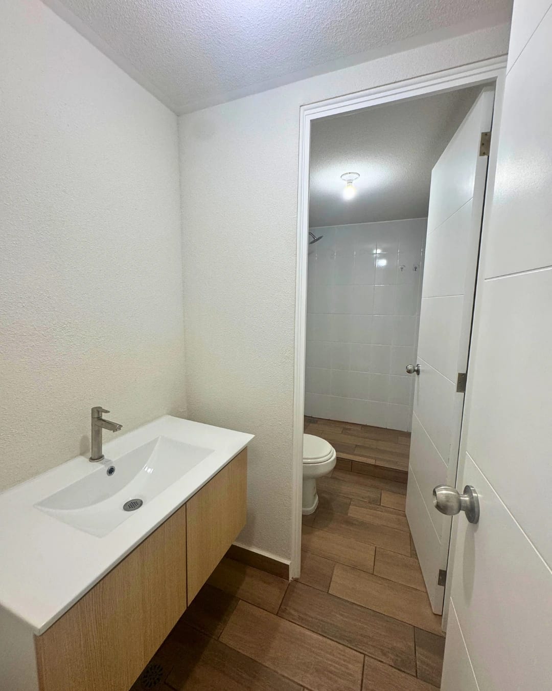 APARTAMENTO EN VENTA ZONA 16 -LARES- EN PRIMER NIVEL CON JARDIN — foto 4 de 10