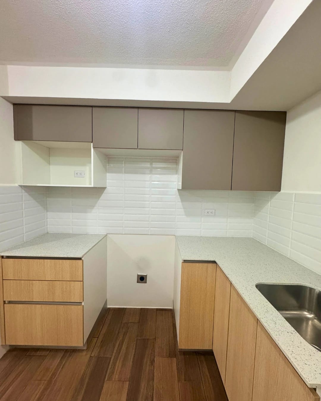 APARTAMENTO EN VENTA ZONA 16 -LARES- EN PRIMER NIVEL CON JARDIN — foto 8 de 10