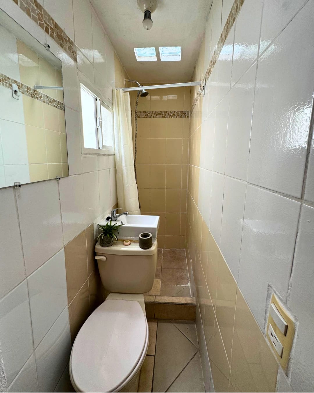 APARTAMENTO EN RENTA EN ZONA 14, PARA UNA PERSONA — foto 4 de 8