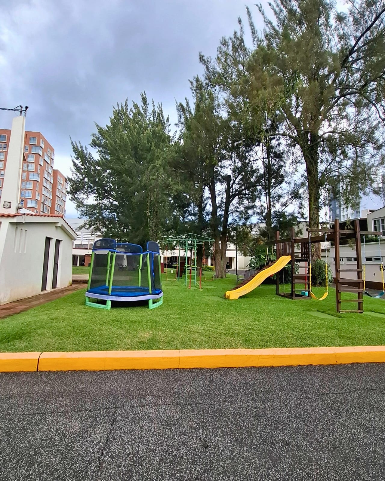APARTAMENTO EN RENTA EN ZONA 14, PARA UNA PERSONA — foto 7 de 8