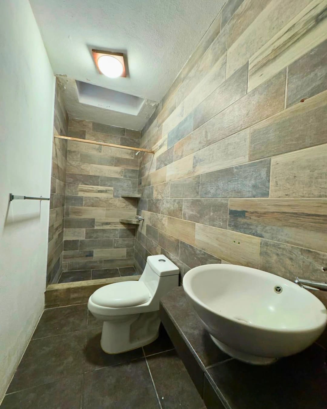 APARTAMENTO EN RENTA ZONA 16, HACIENDA REAL SECTOR 4 — foto 7 de 9