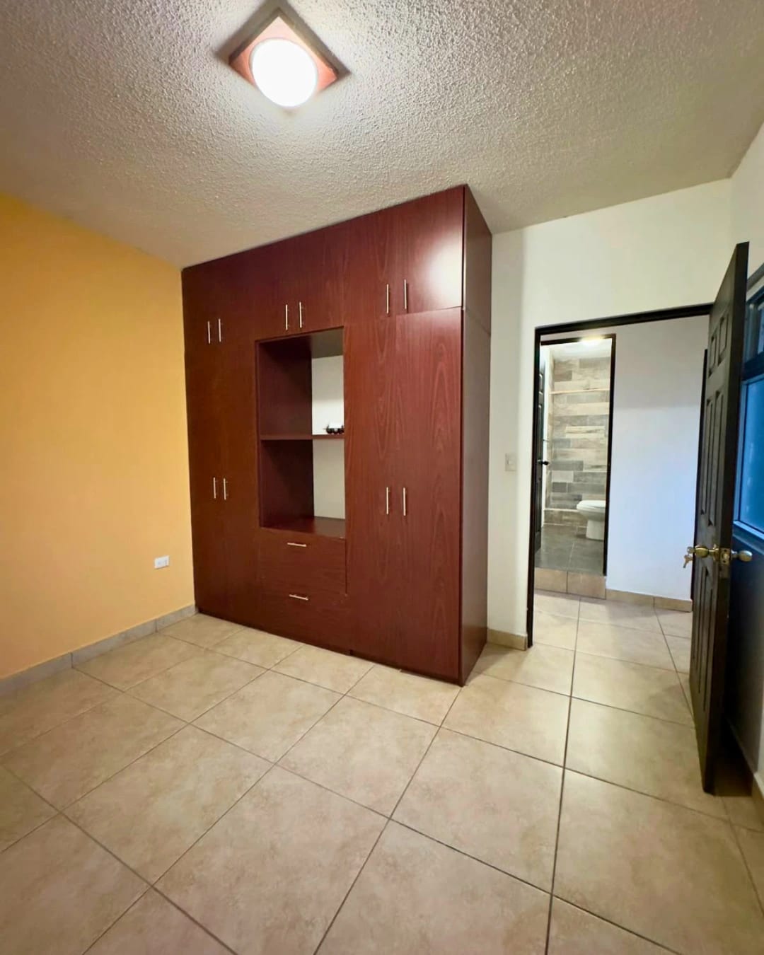 APARTAMENTO EN RENTA ZONA 16, HACIENDA REAL SECTOR 4 — foto 9 de 9