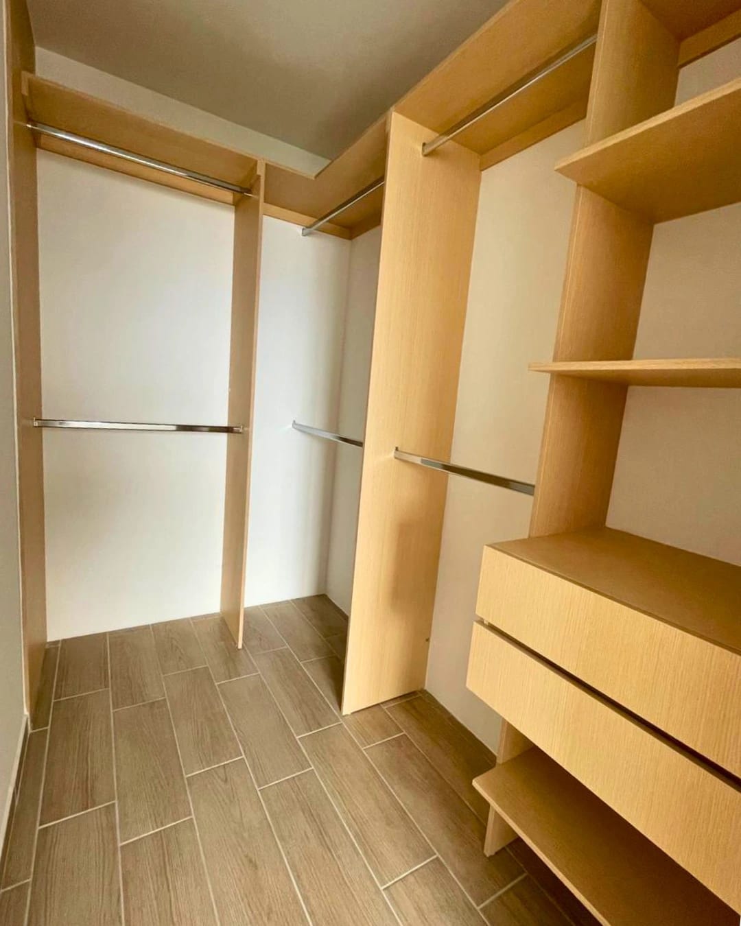 APARTAMENTO EN RENTA ZONA 12 PARA ESTRENAR EN NIVEL ALTO — foto 3 de 10