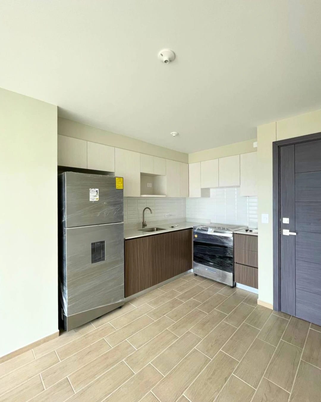 APARTAMENTO EN RENTA ZONA 12 PARA ESTRENAR EN NIVEL ALTO — foto 10 de 10