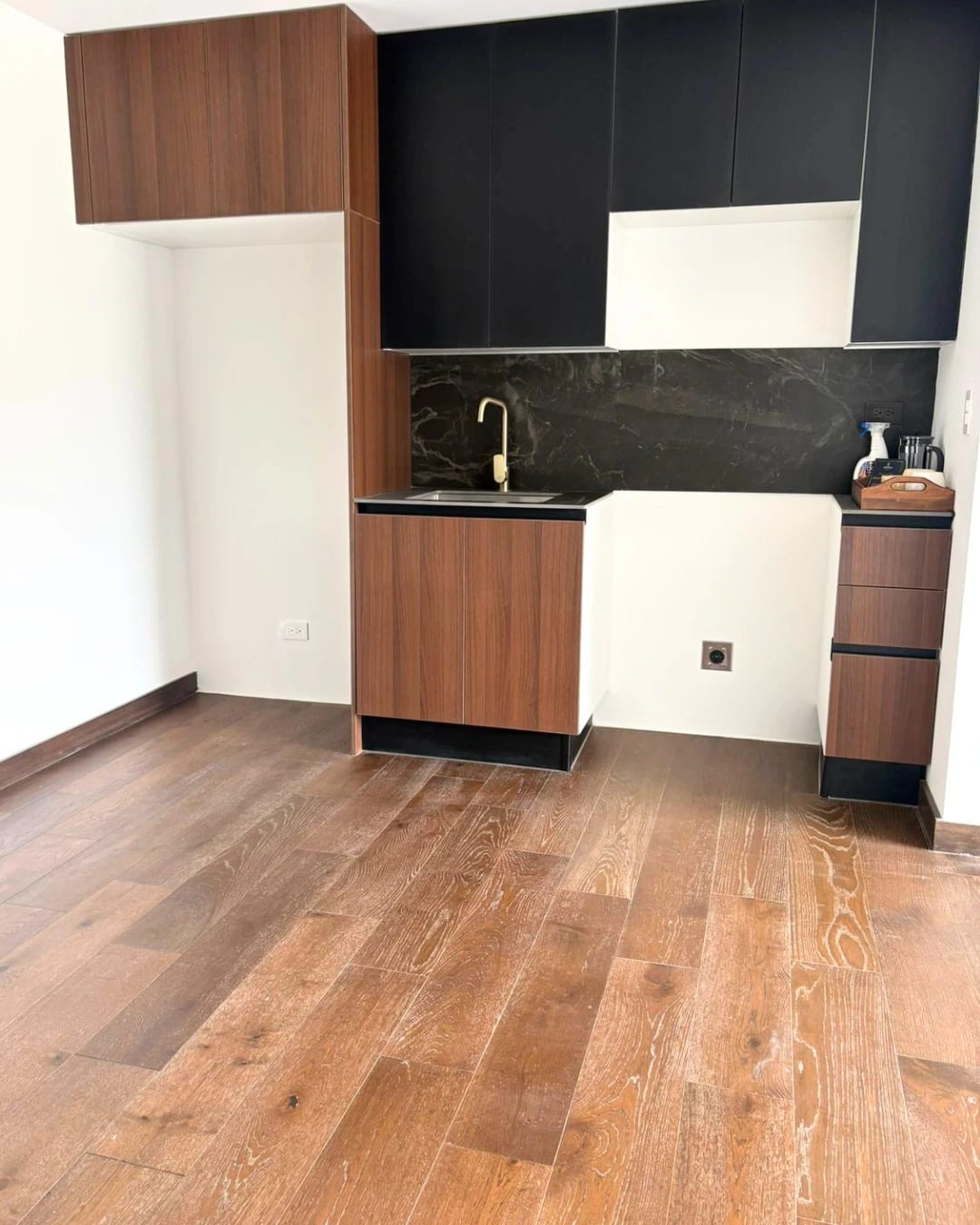 APARTAMENTO EN RENTA ZONA 10 ATARAH — foto 1 de 10