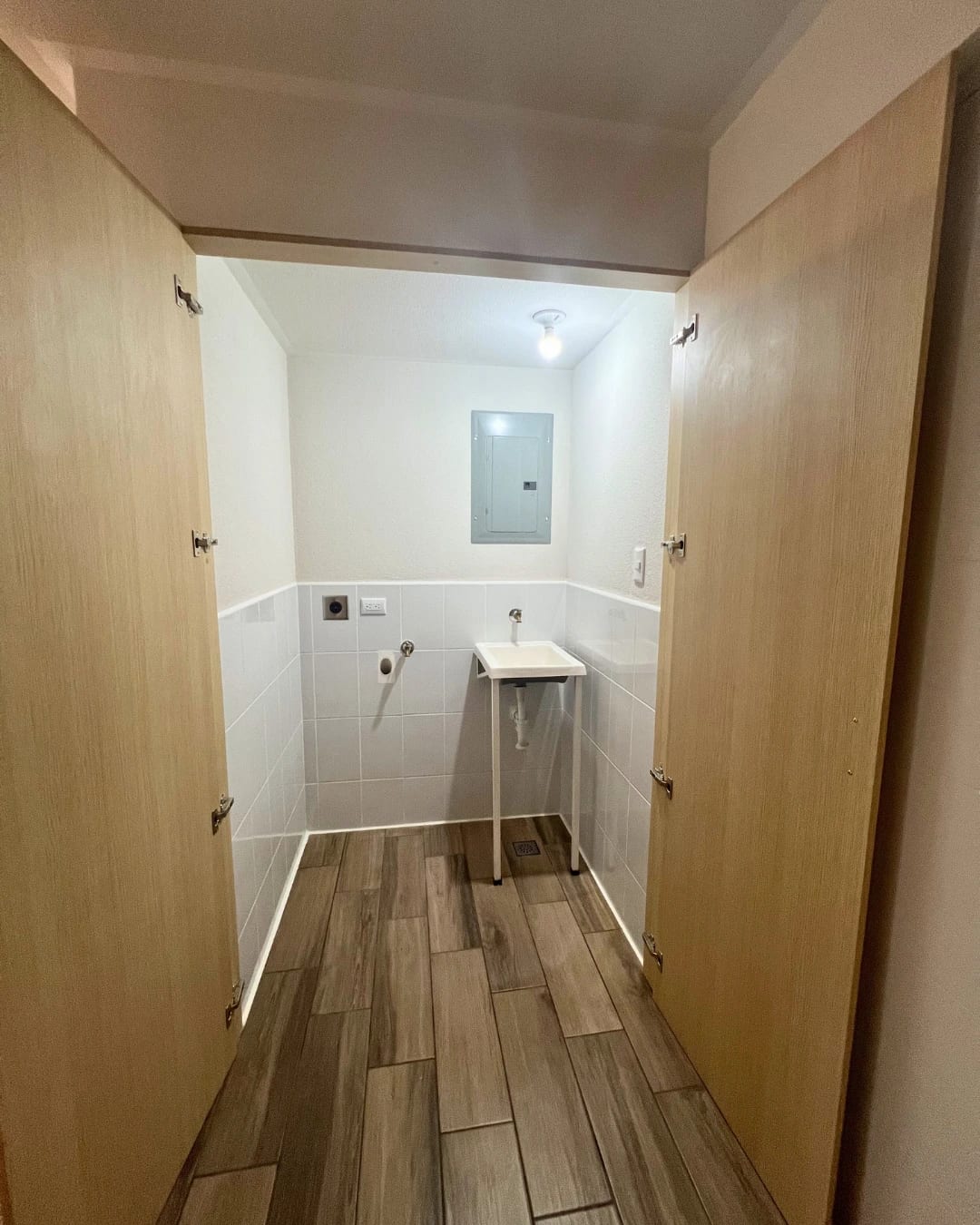 APARTAMENTO EN VENTA ZONA 16 EN PRIMER NIVEL CON JARDÍN Y BODEGA — foto 6 de 10