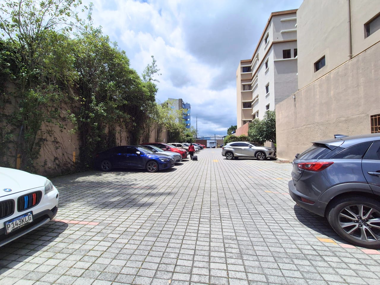 OFICINA EN RENTA ZONA 10 — foto 4 de 9